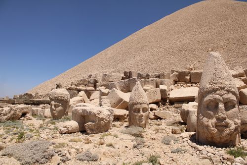 Free Iconic stone heads at the ancient Mount Nemrut in Turkey, reflecting a rich historical legacy. Stock Photo