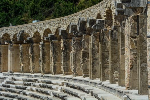 Aspendos Roman theatre with historian — Antalya