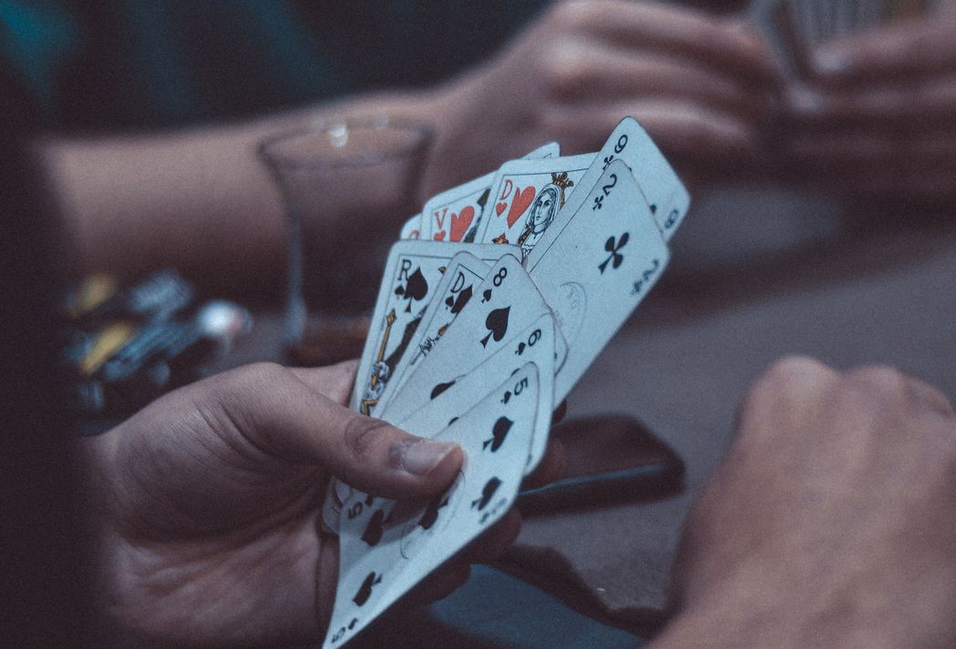 Online Casino: Spielautomaten und Live-Spiele im Überblick