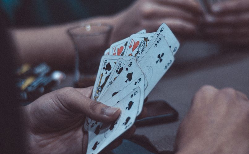 Online Casino: Spielautomaten und Live-Spiele im Überblick