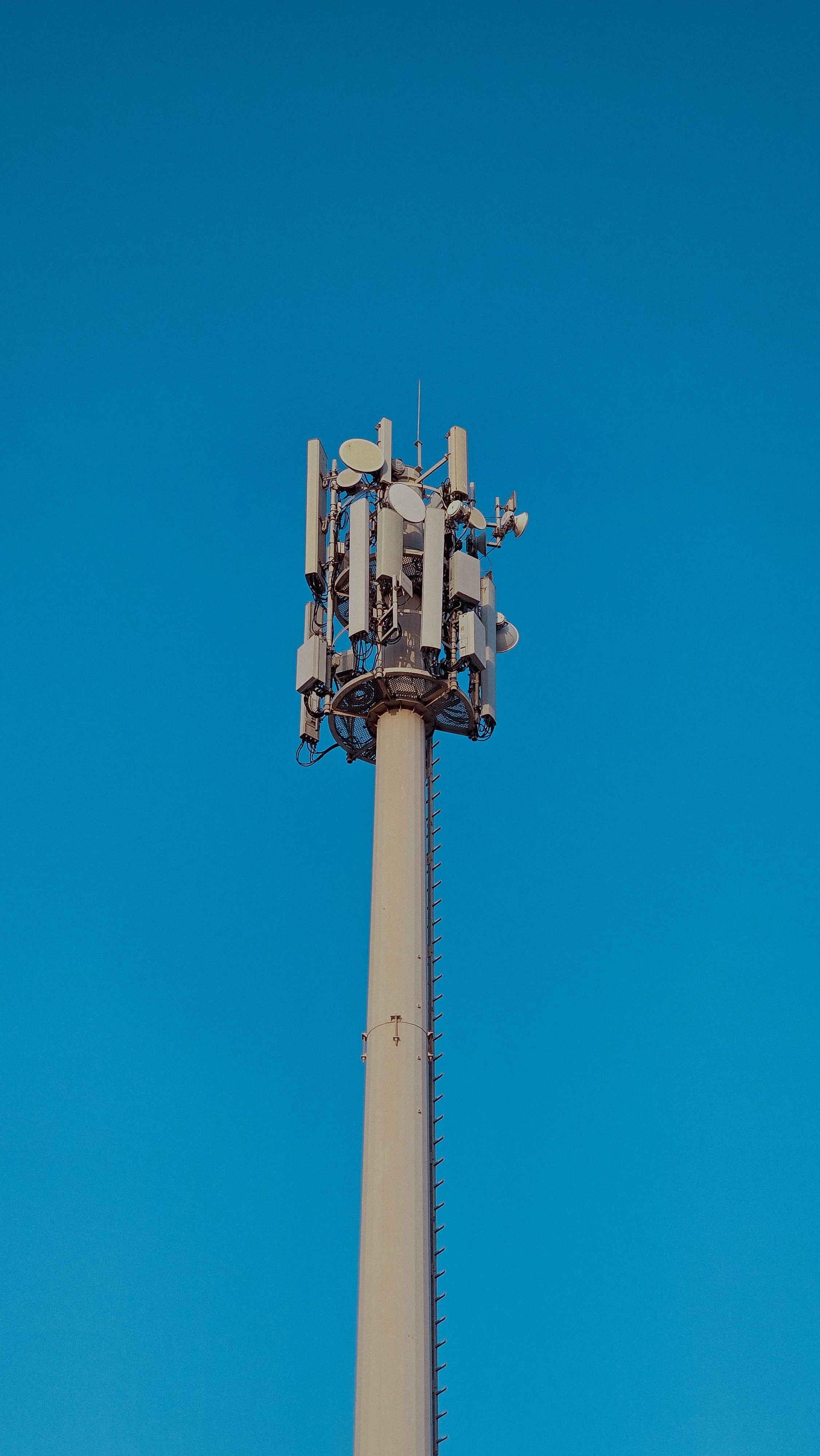 CBS de 11,3%: setor de telecom alerta para custo maior de internet e telefonia no Brasil