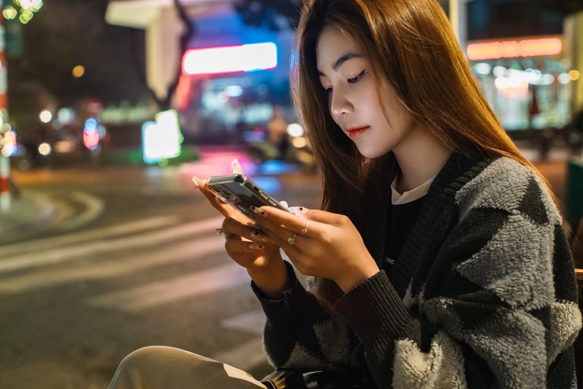 Opiniones en Línea: ¿Amigas o Trampas al Decidir?