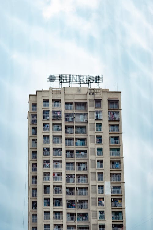 A tall building with the word chinese on it
