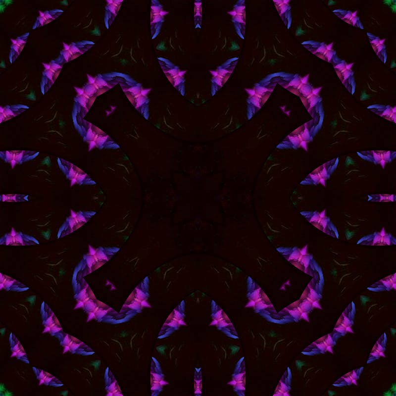 Balloon artist decorating event