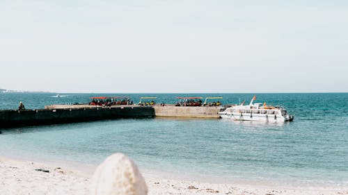 Foto profissional grátis de água, ao ar livre, areia