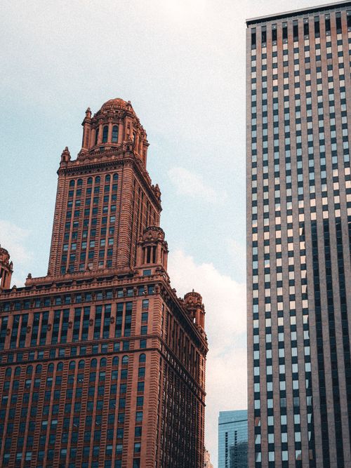 Free Low angle shot of historic and modern skyscrapers in downtown Chicago. Stock Photo