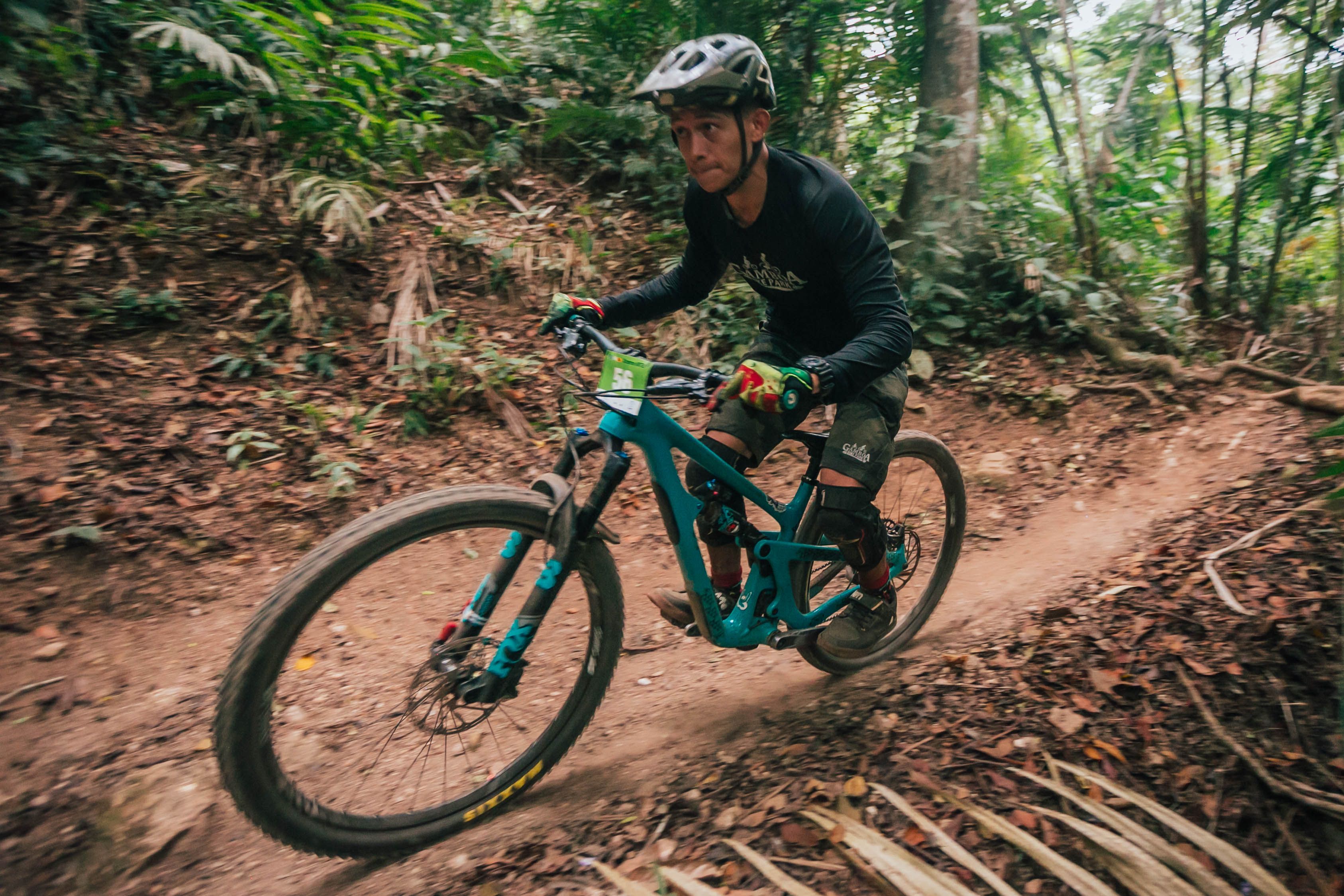 Enduro Mountainbike für extreme Abfahrten
