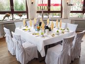 Fine Dinning Table Set