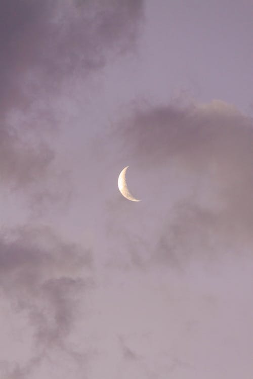 Darmowe zdjęcie z galerii z faza księżyca, niebo, piękne niebo