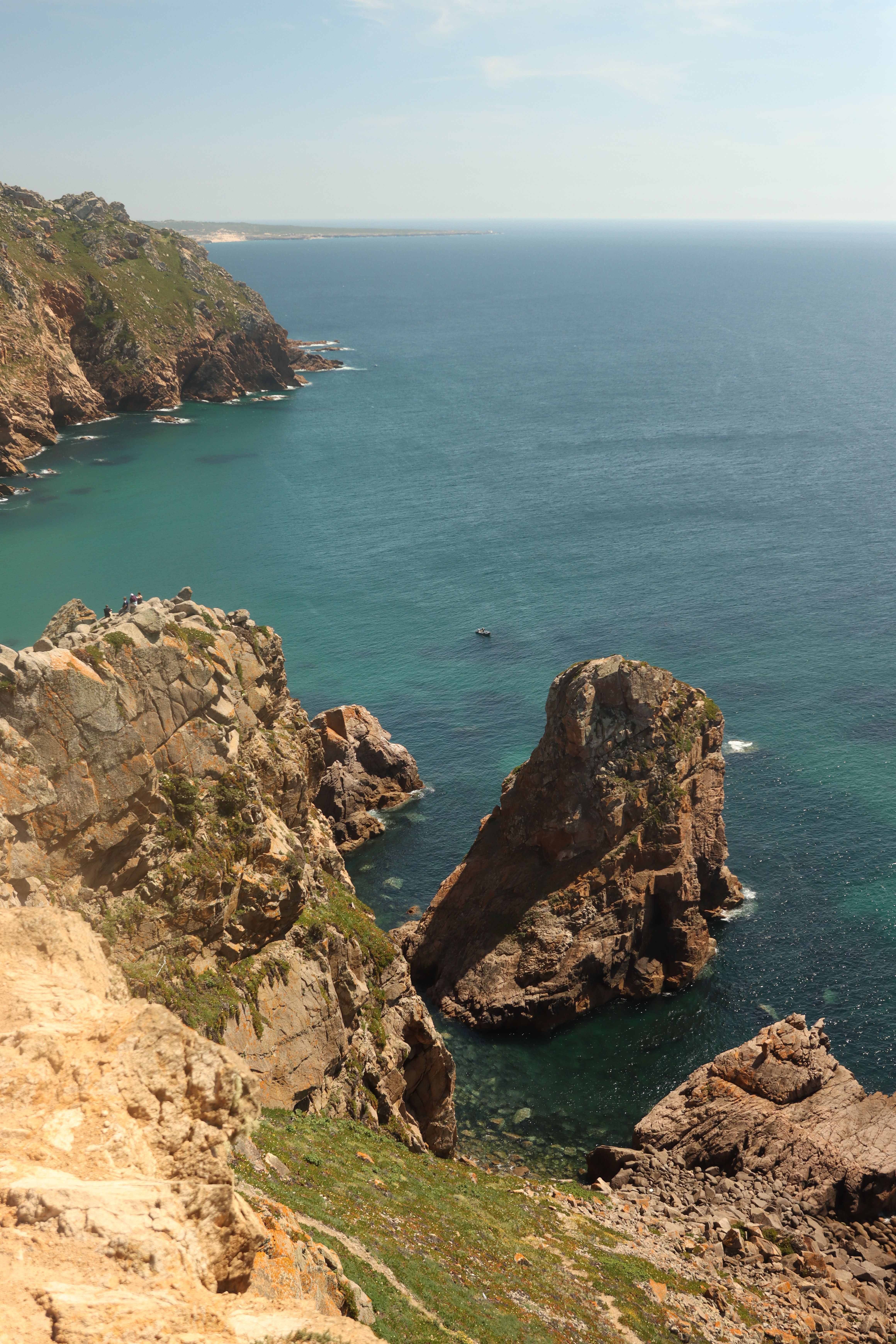 Captivating view of Cabo da Roca's cliffs and Atlantic Ocean in Lisboa, Portugal.