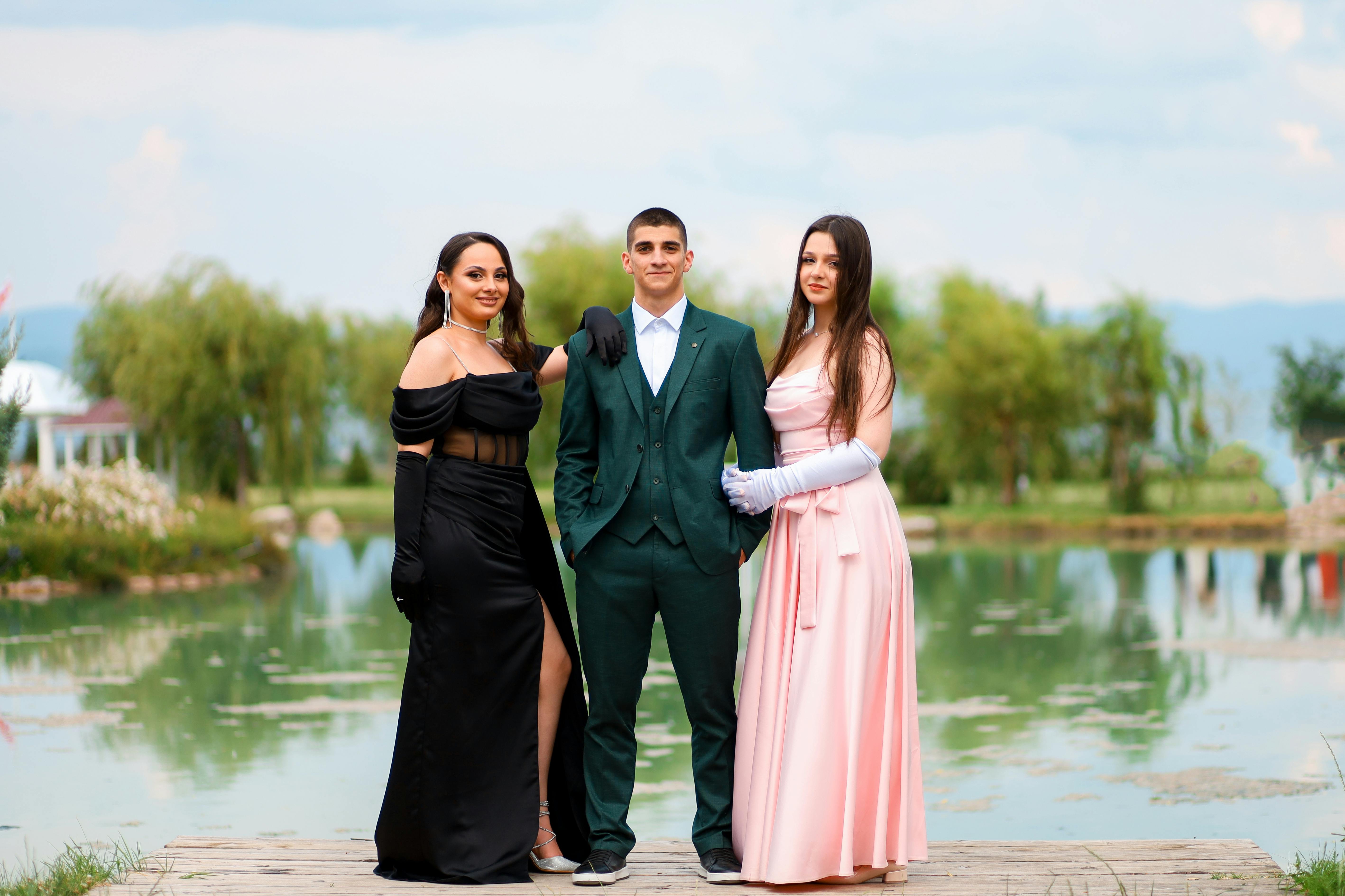 Советы стилиста по выбору наряда на выпускной