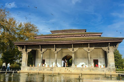 shalimar garden srinagar