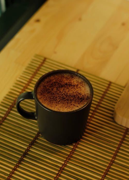 Kostenloses Stock Foto zu becher, cappuccino, dämmerung