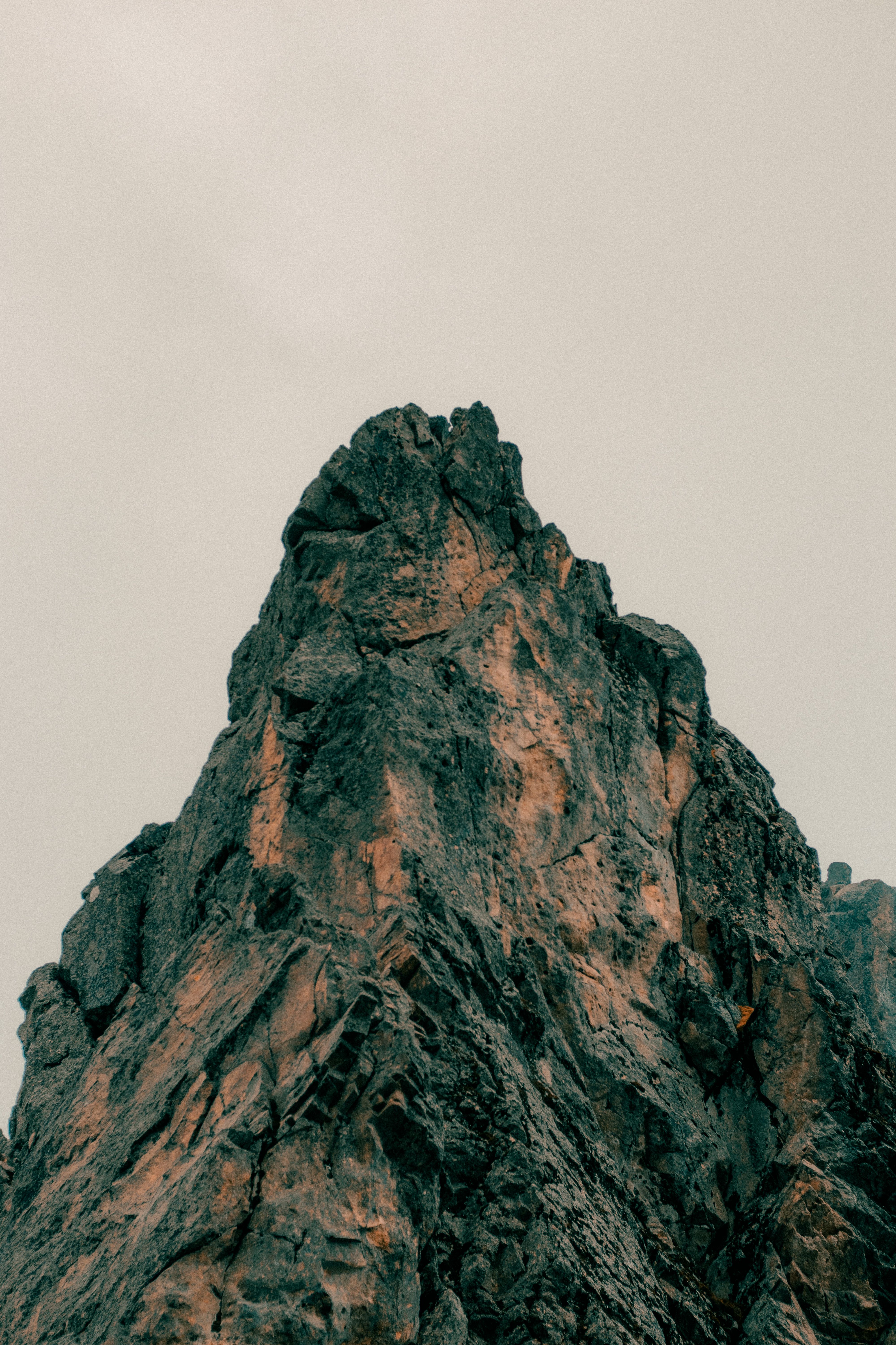 The 10 highest mountain peaks in the United States with extreme weather conditions