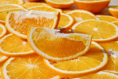 Close-up photo of sliced orange fruits