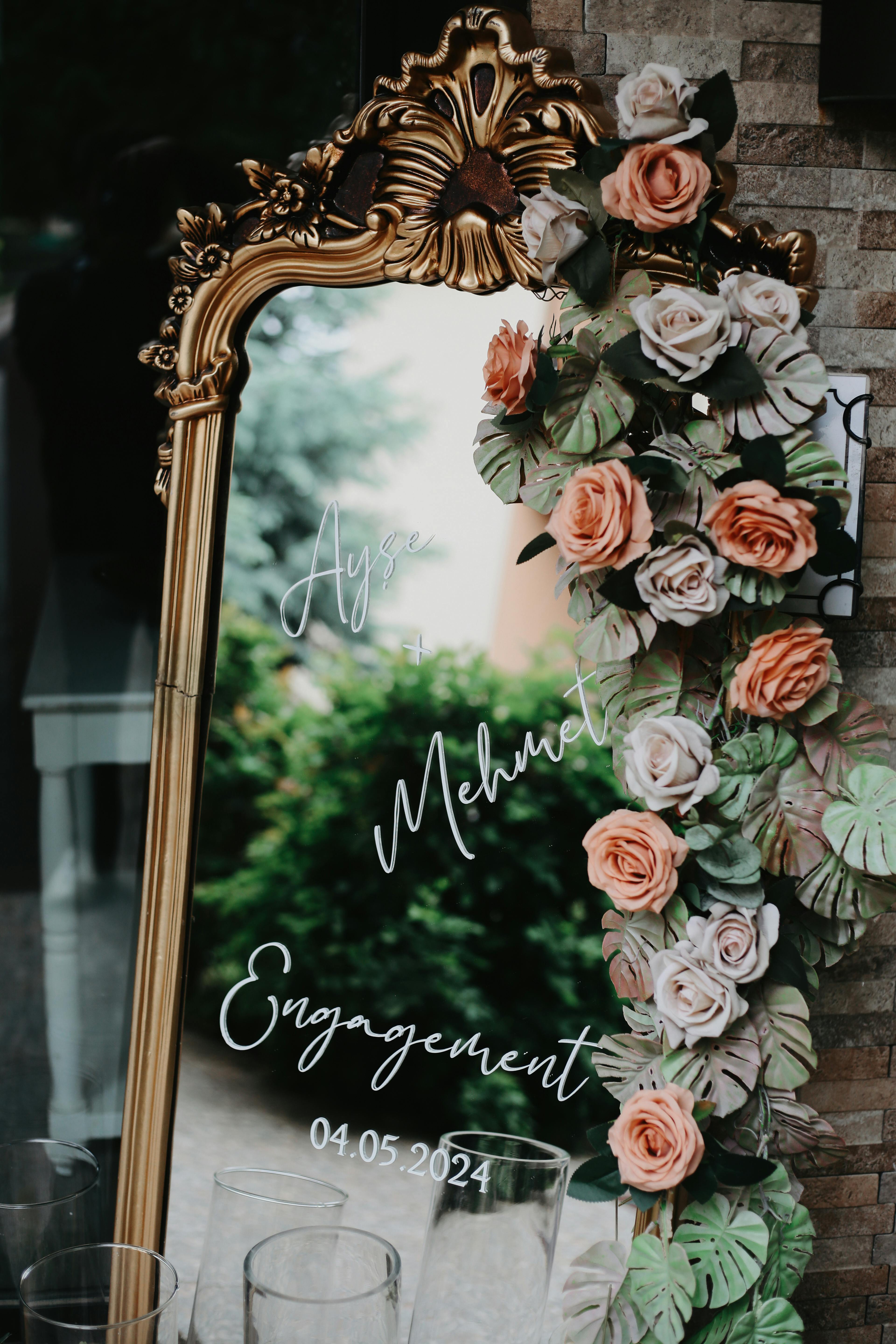 Selecting Unique Party Decor