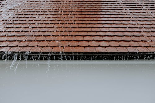 Foto Del Tetto Mentre Piove