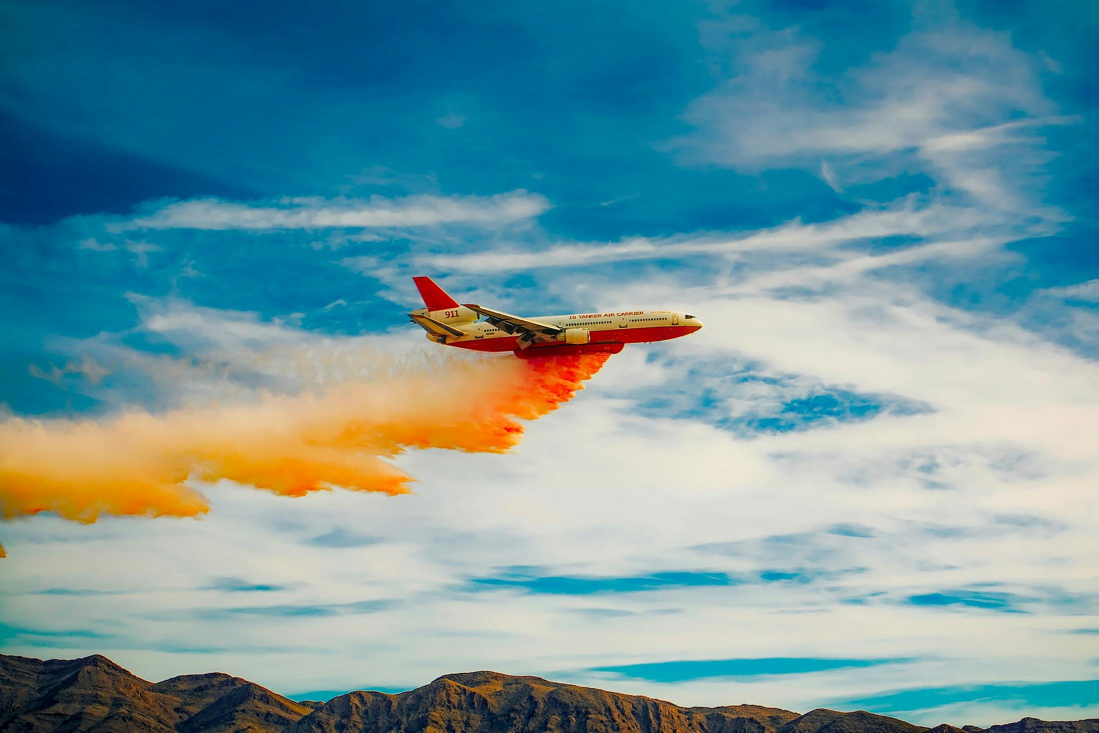 Delta Flight DL275's LAX Diversion: A Case Study in Emergency Response
