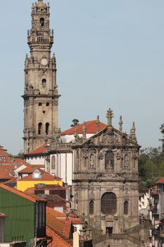 Explore the stunning Torre dos Clérigos and its gothic architecture in Porto, Portugal.