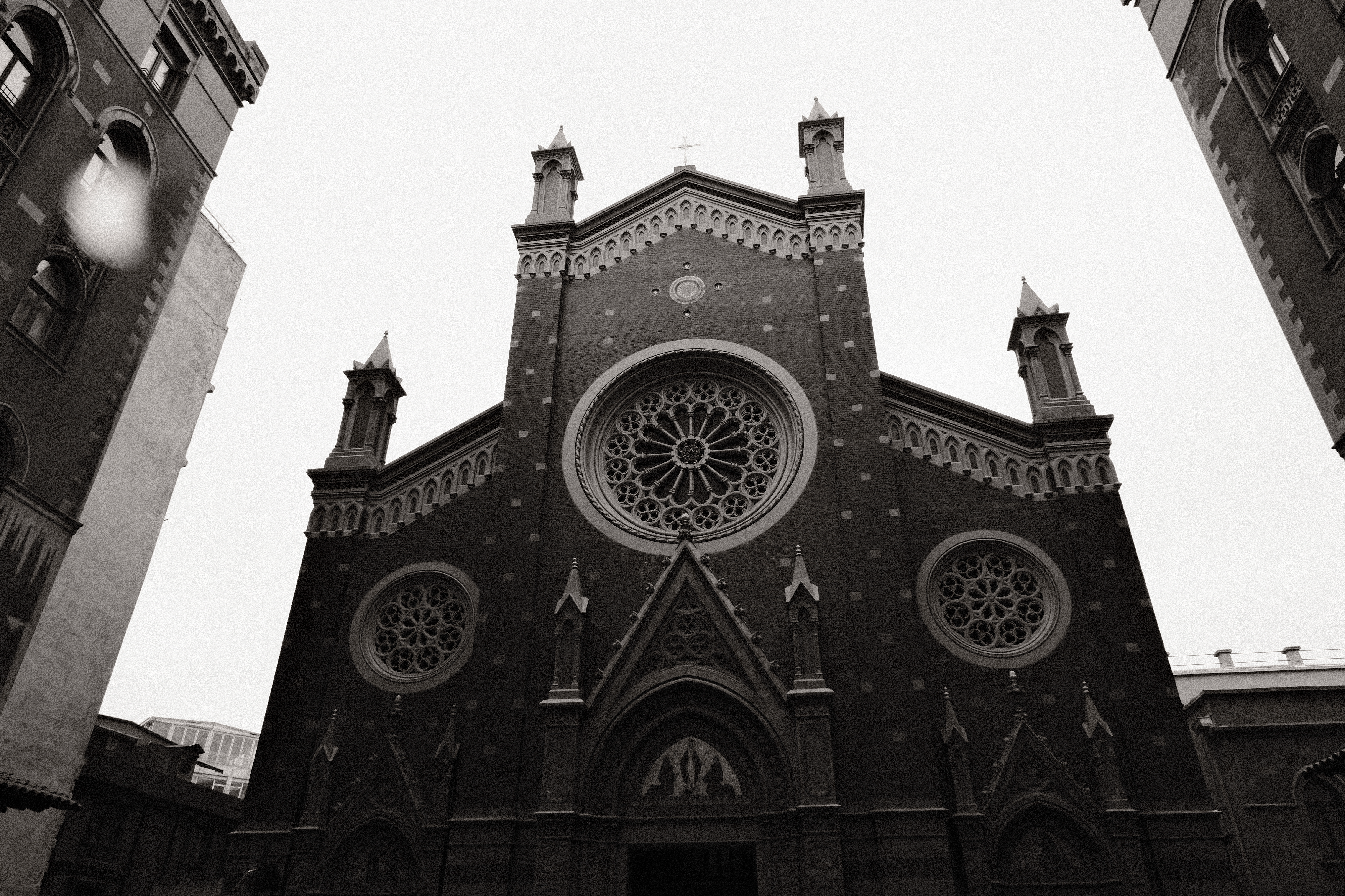 A black and white photo of a church · Free Stock Photo