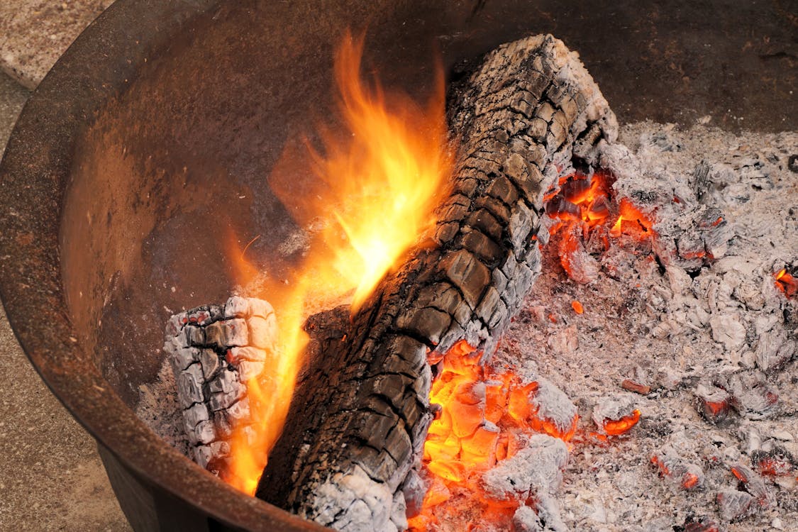 免费 燃烧的木头 素材图片