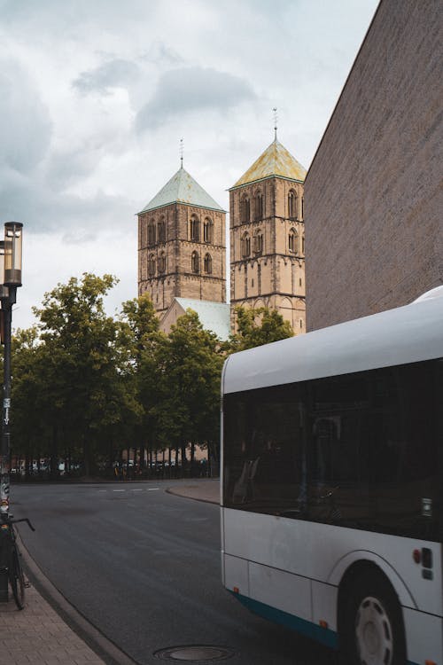 Kostnadsfri bild av arkitektur, bro, buss