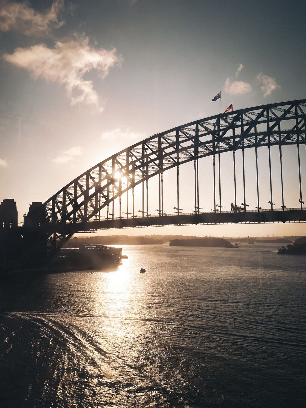 The Ultimate Australia & New Zealand eSIM Travel Guide: Stay Connected Down Under