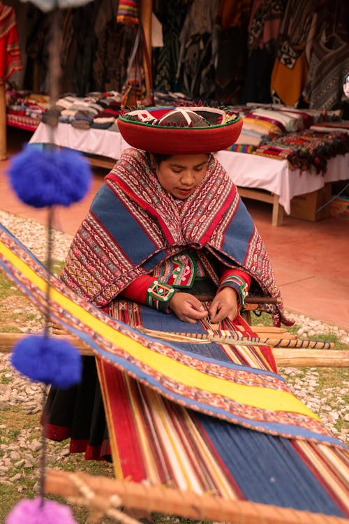 Kostenloses Stock Foto zu außerorts, folklore, frau