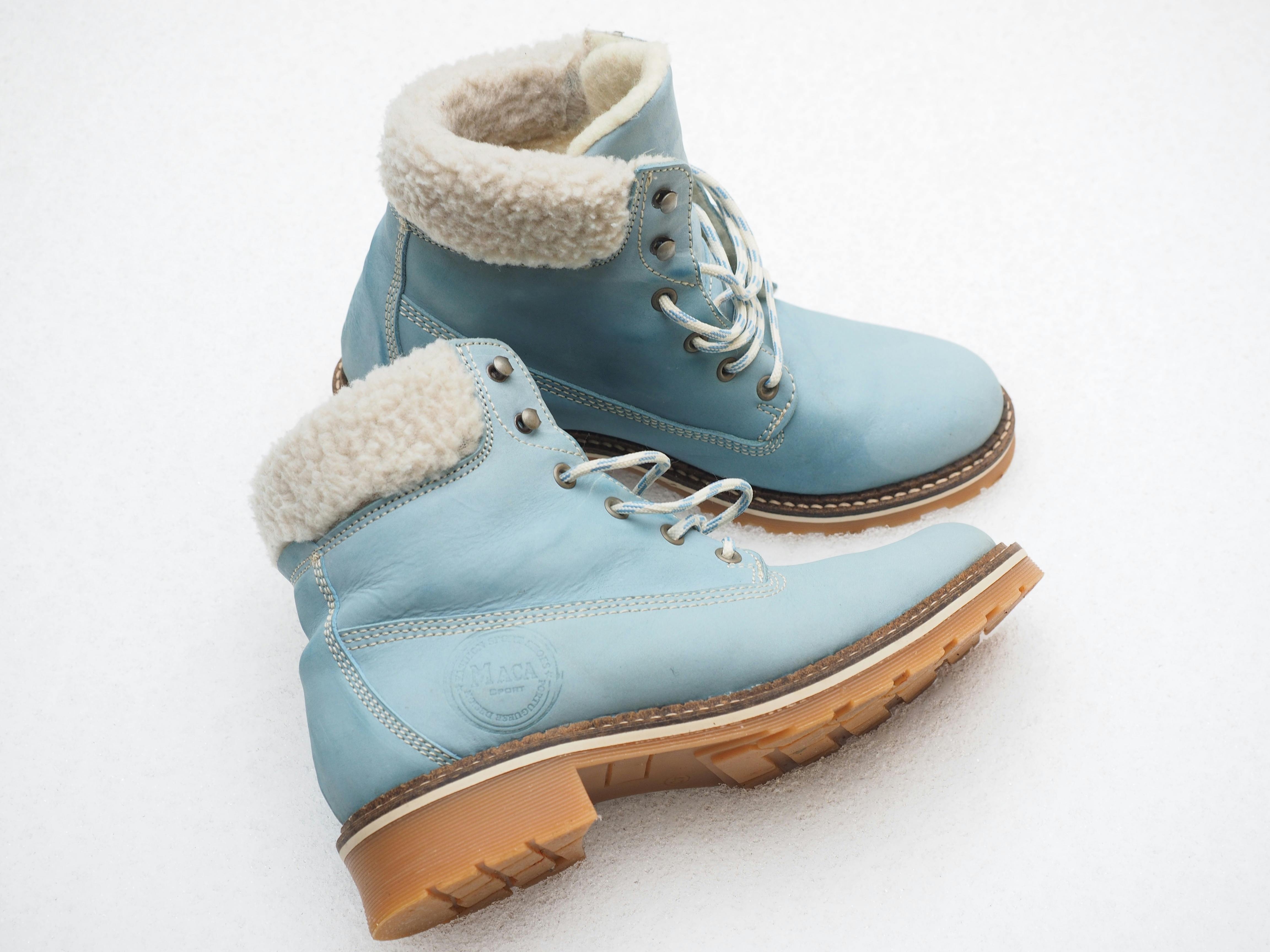 teal blue timberlands