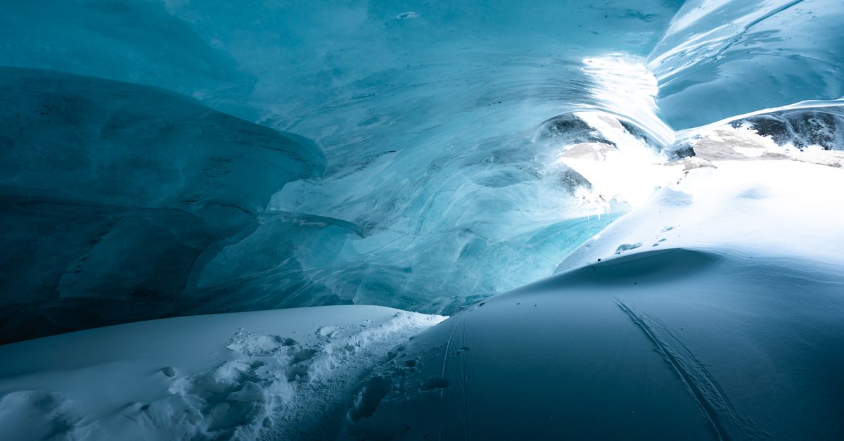Ice View View of an Ice Cave · Free Stock Photo