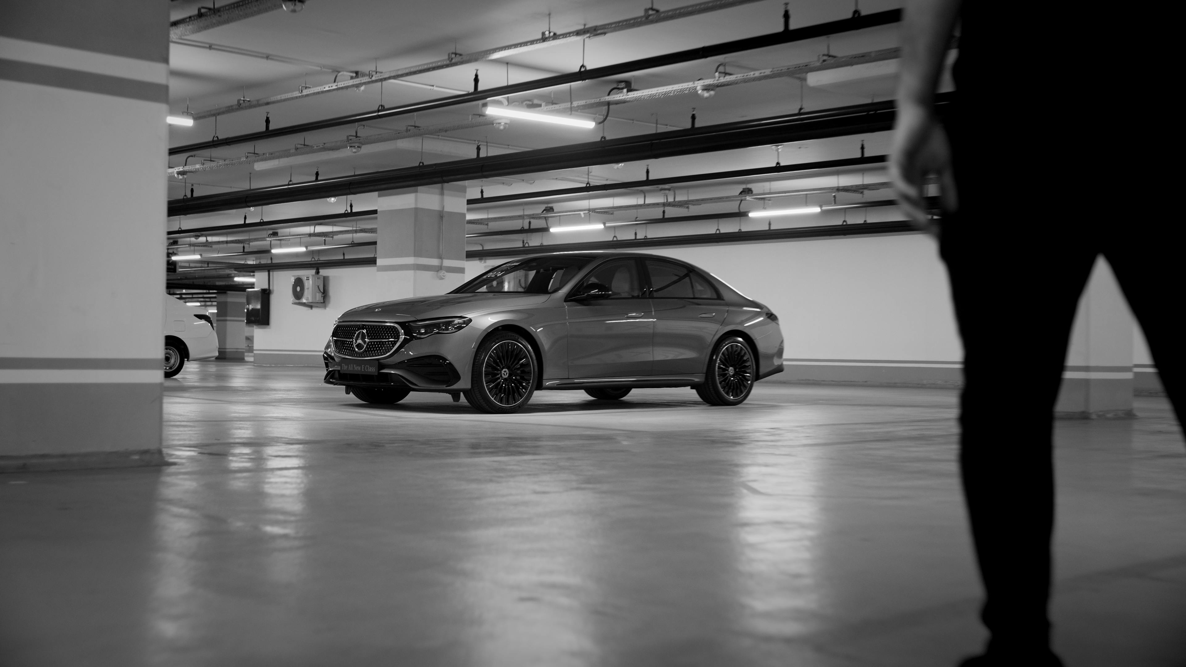 evs explained electric vehicles — Photo by Esmihel  Muhammed on Pexels