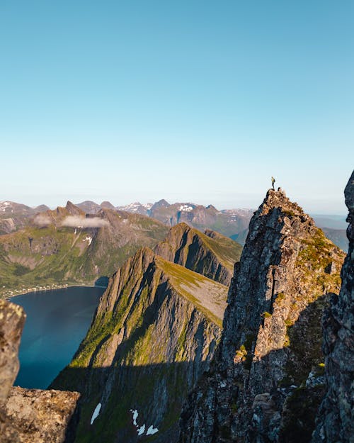 Photographie Aérienne De La Chaîne De Montagnes