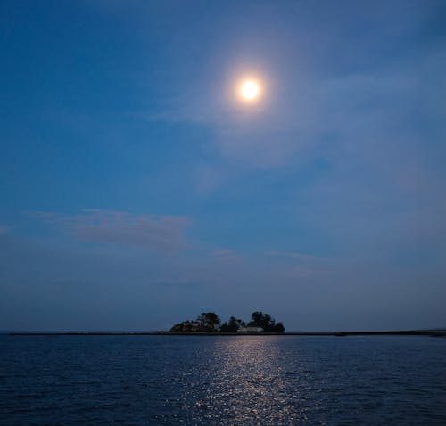 Fotobanka s bezplatnými fotkami na tému jahodový mesiac, mesiac, ostrov