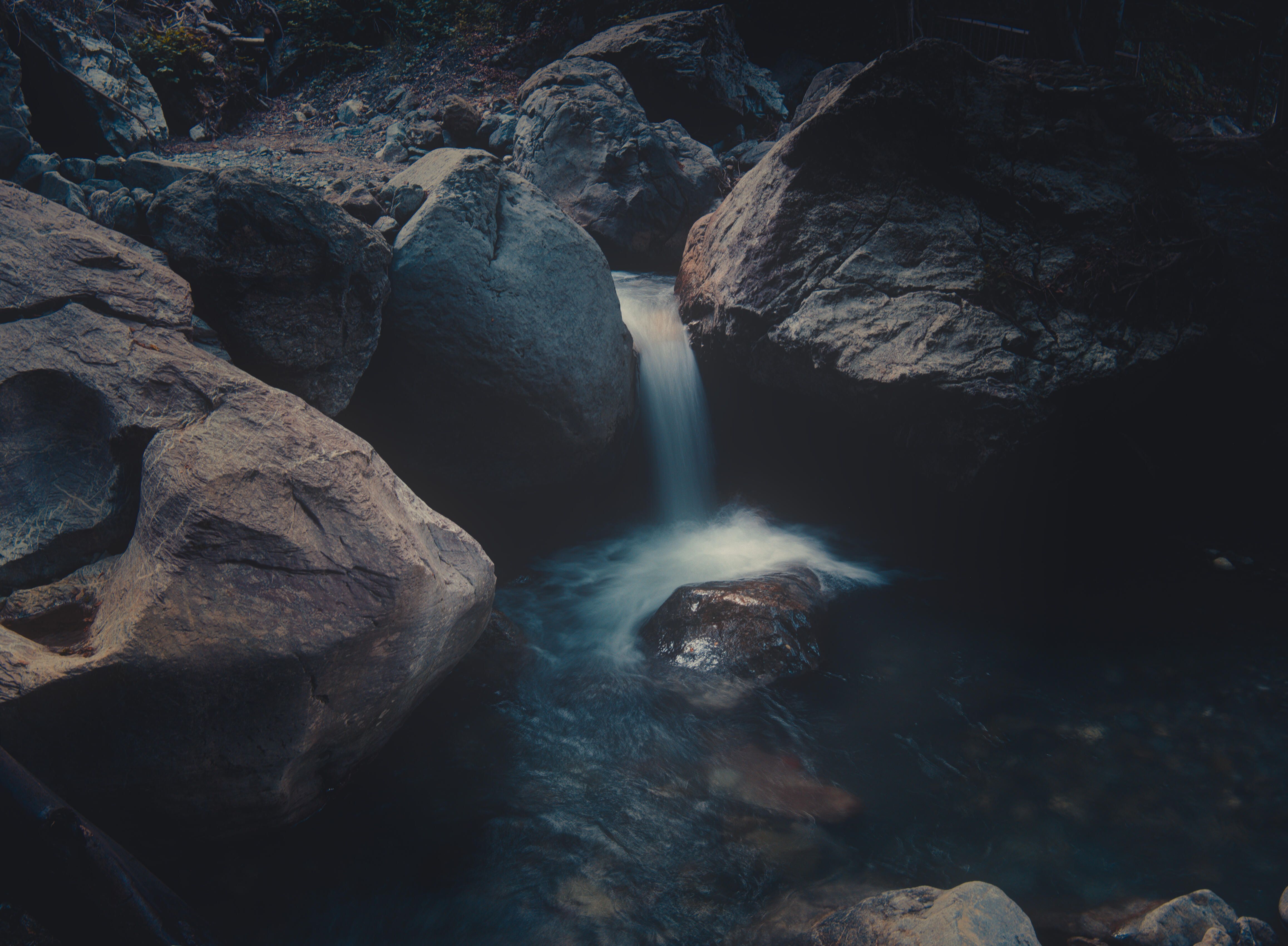 Creek between Rocks · Free Stock Photo