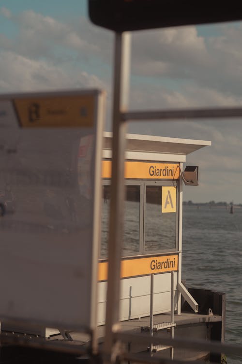 Ingyenes stockfotó kép az ablakon keresztül, tenger, Velence témában