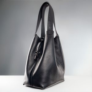 Leather tote bag — photo by José Martin Segura Benites on Pexels