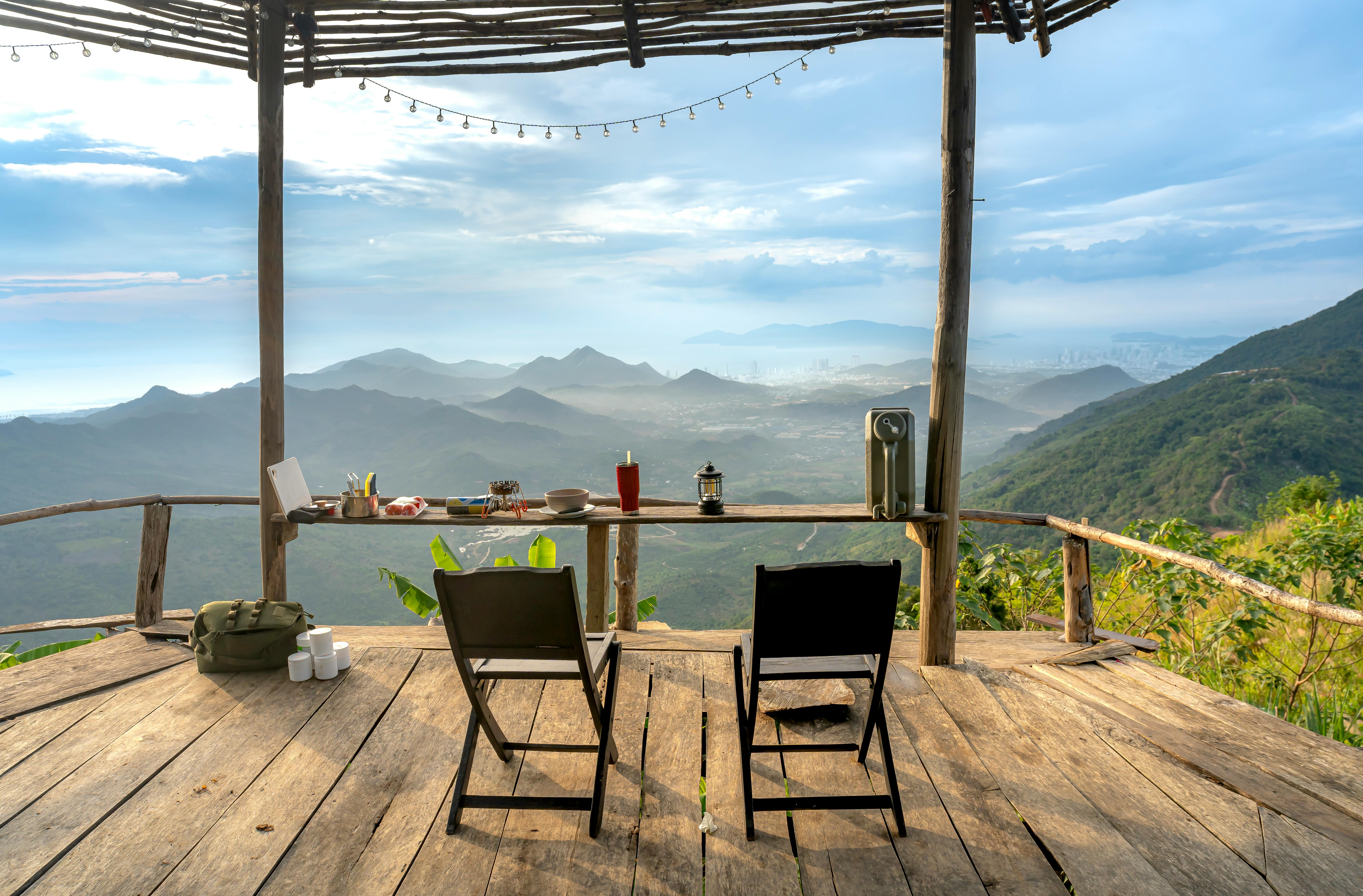 Nettoyage terrasse bois à Montpellier — respect des fibres du bois