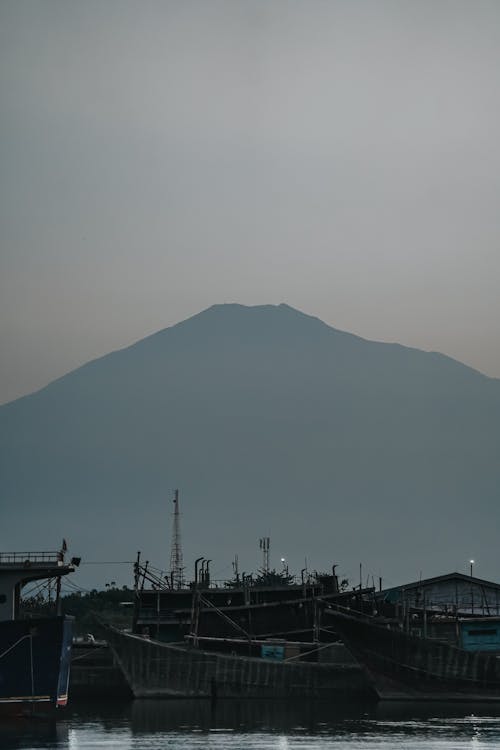 강, 경치, 교통체계의 무료 스톡 사진