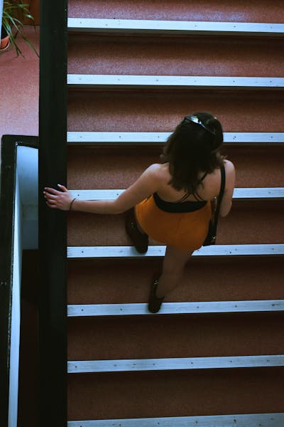 Gafas elegantes doradas