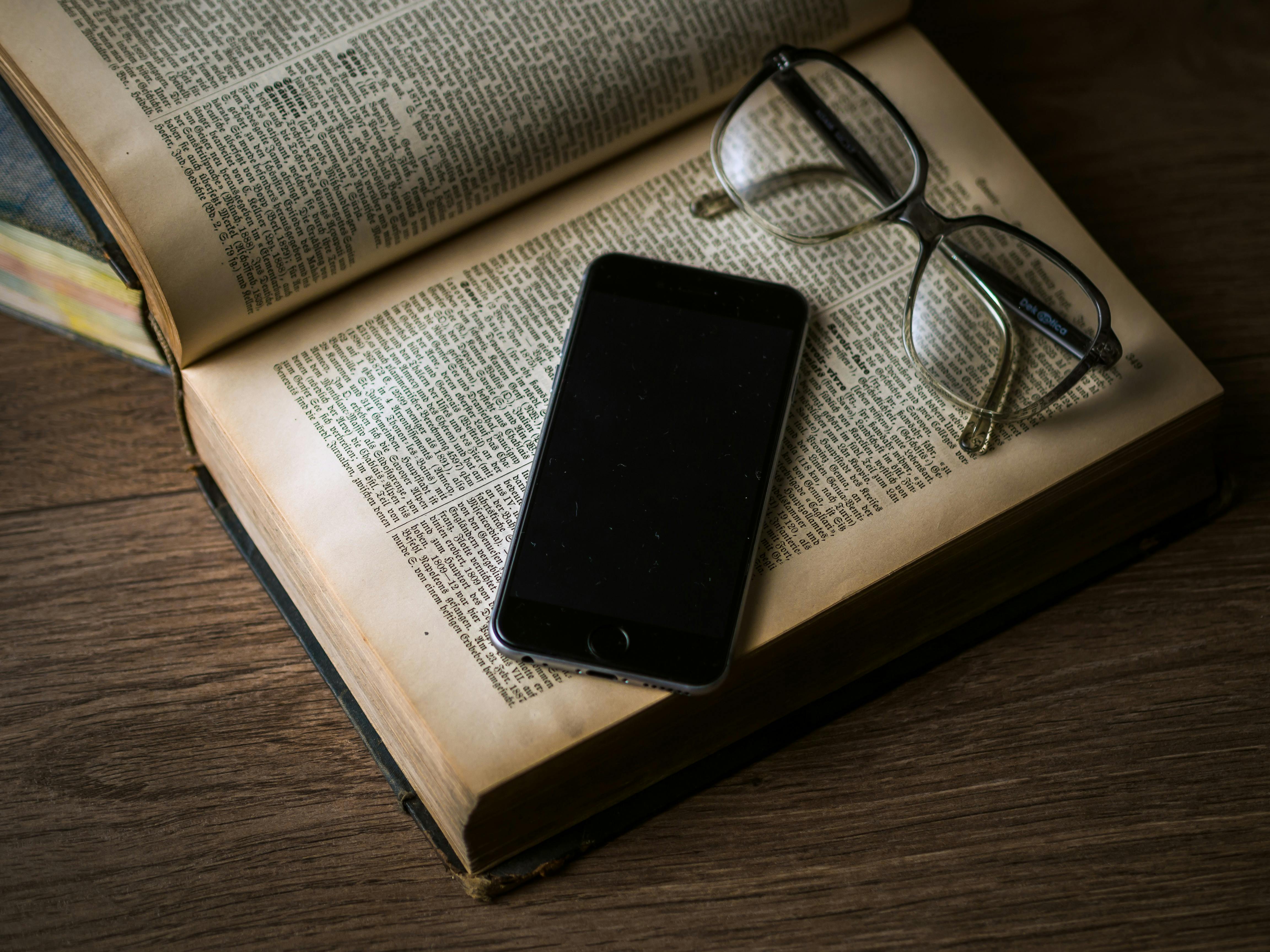 Free Stock Photo Of Alat Baca Belajar Free Stock Photo Of Alat Baca Belajar