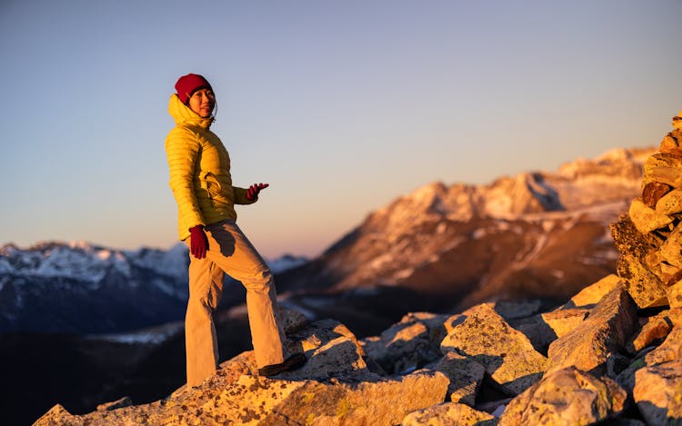 Layering Techniques for a Safe Winter Hiking thumbnail