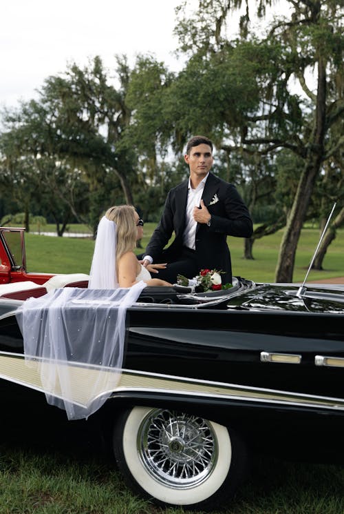 Gratis stockfoto met auto, blijdschap, bruid