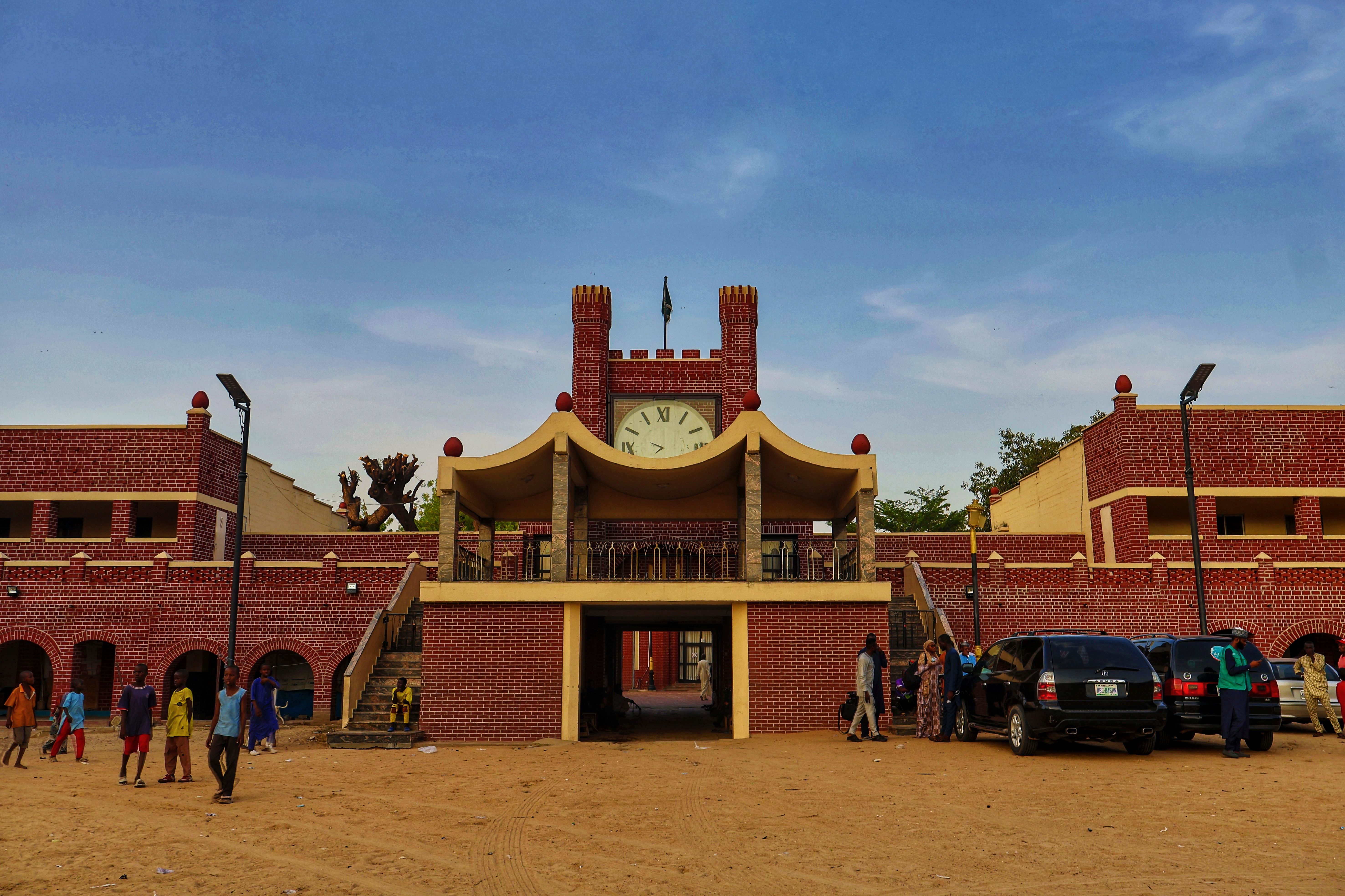 wide-angle-shot-of-a-theme-park-entrance-free-stock-photo