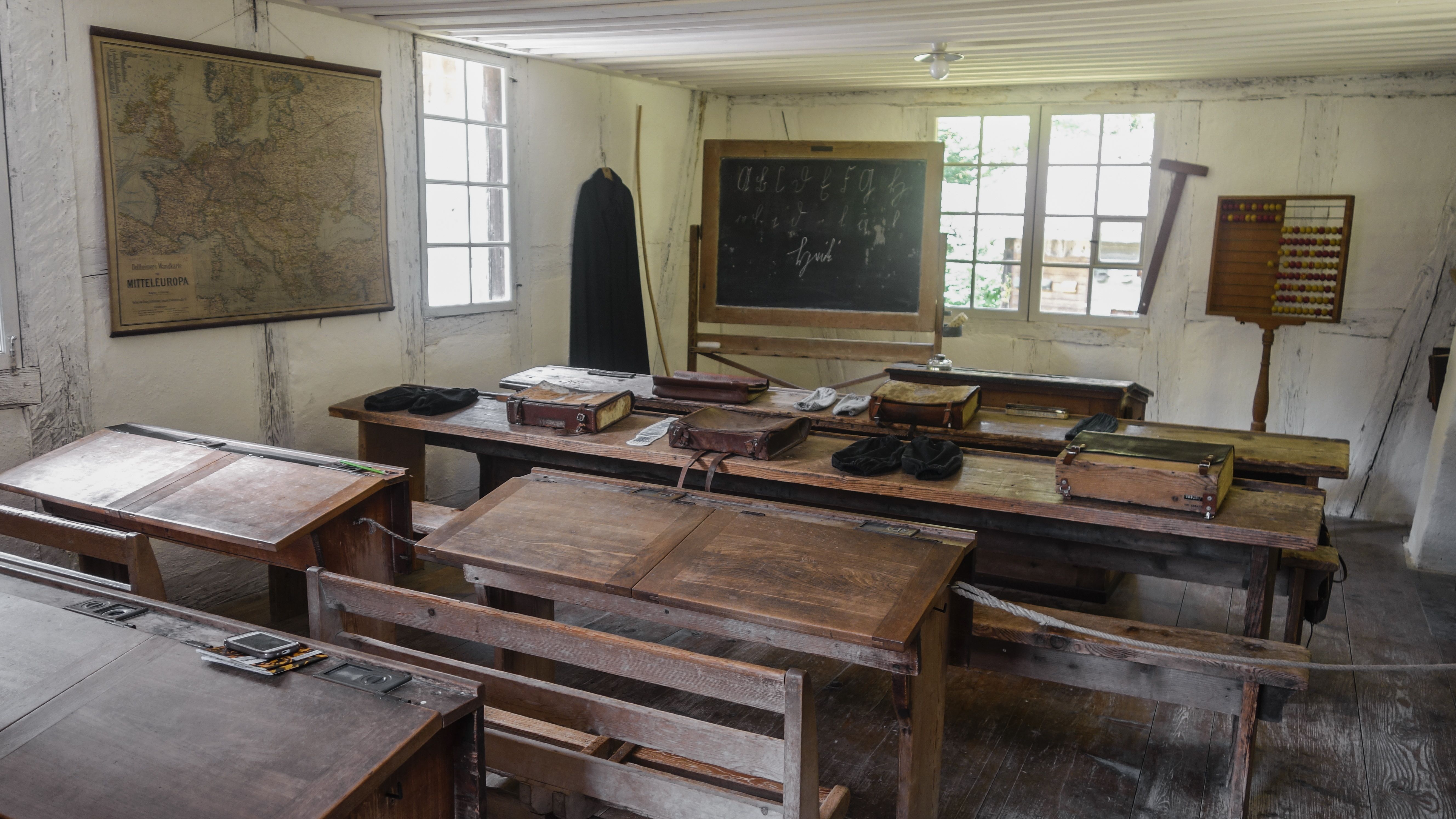 kostenloses-foto-zum-thema-alte-klassenzimmer-ausbildung-bildung