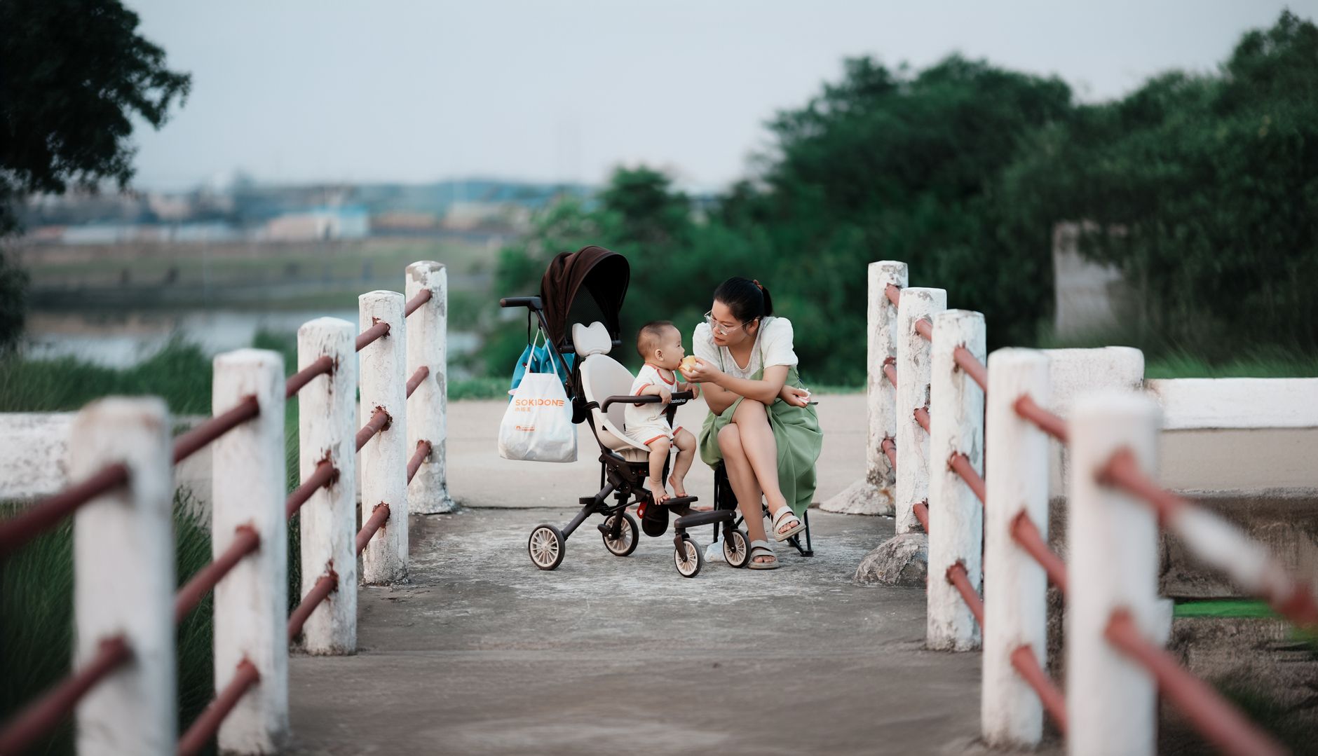Navigating India's Roads with Ease: The Best Lightweight Strollers for Busy Parents