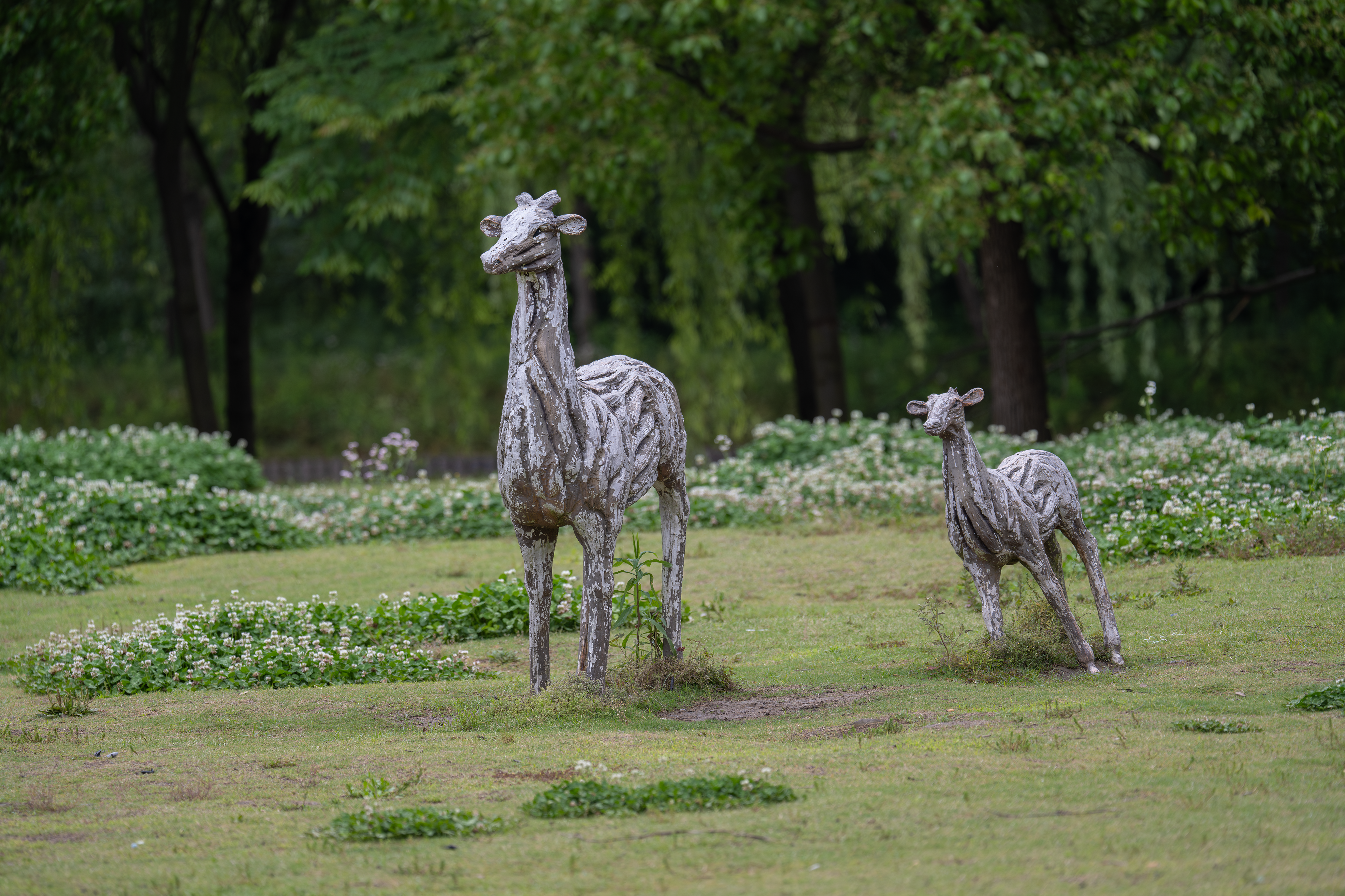 Sculpted figures made from broken bangles at the Rock Garden