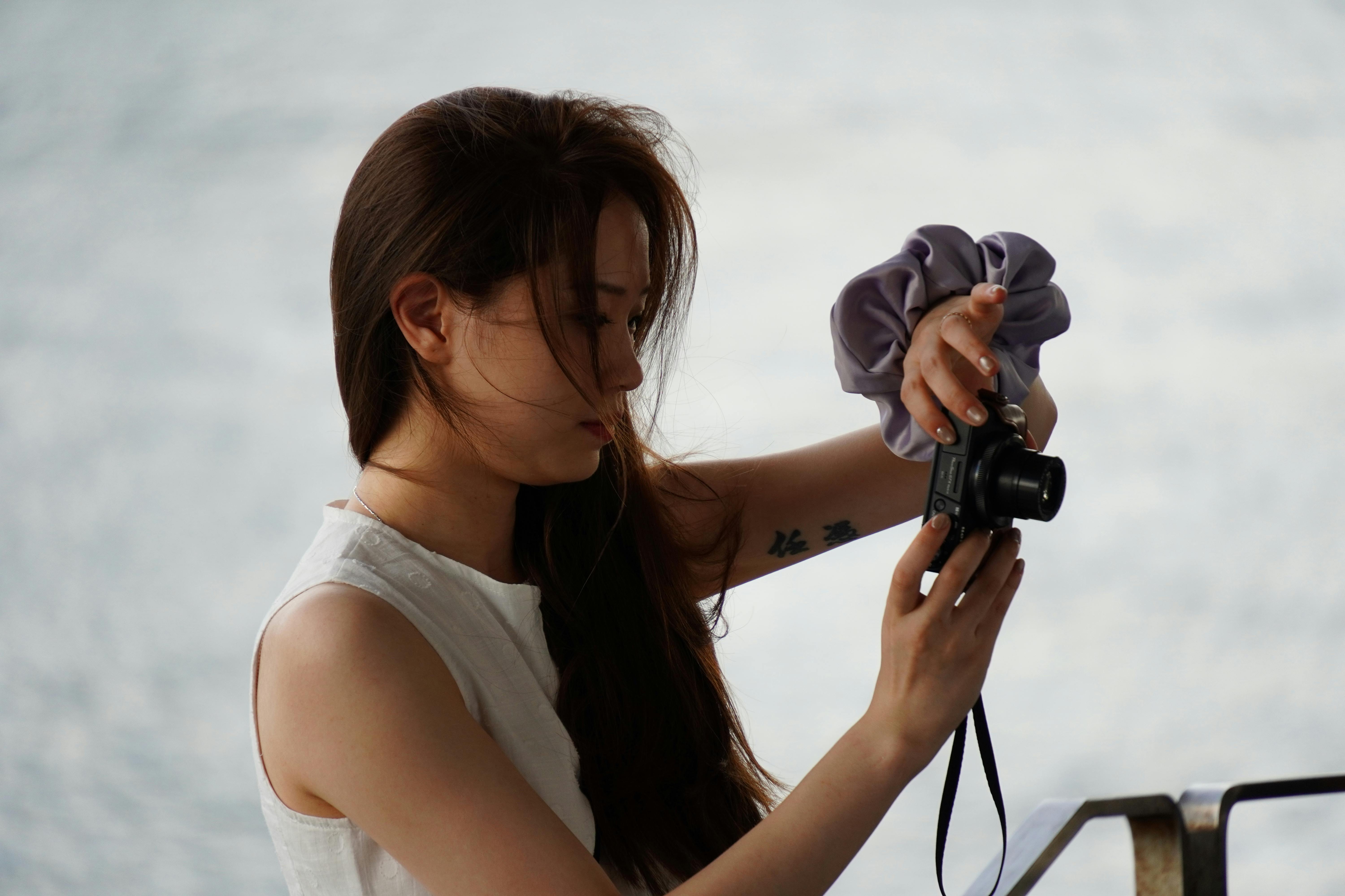 무료 갈색 머리, 개인 프로젝트, 개인적 표현의 무료 스톡 사진