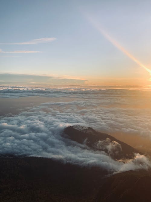 Gratis lagerfoto af bjerge, hav af skyer, krater