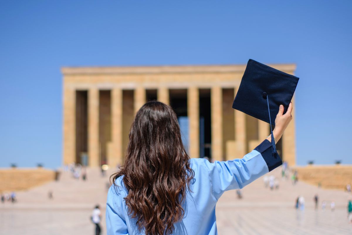 student moves in Alrewas — Student Moves in Alrewas — the working end of the job