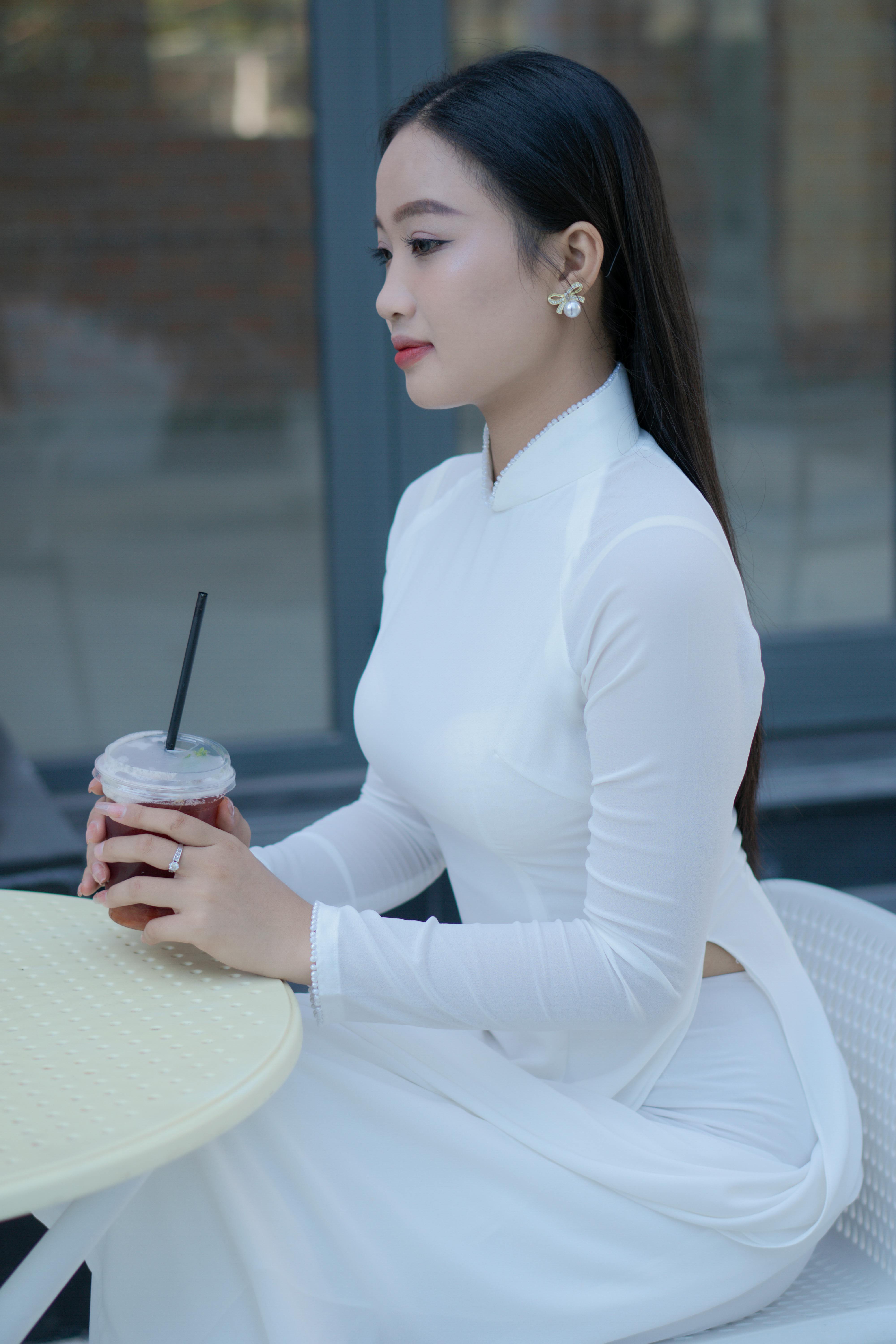 Kostnadsfria Kostnadsfri bild av ao dai, asiatisk kvinna, asiatisk skönhet Stock foto